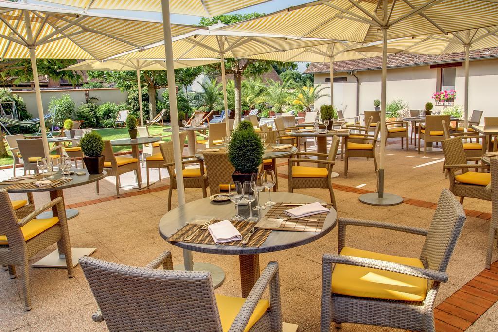 Hotel Du Cheval Blanc - Teritoria
