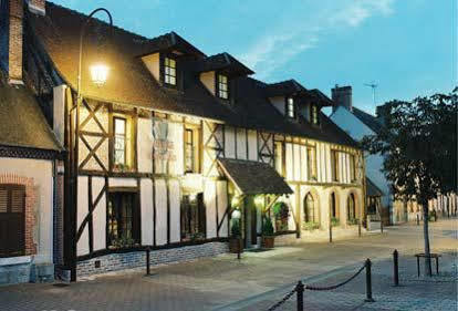 Du Cheval Blanc - Teritoria 3* Selles-Saint-Denis